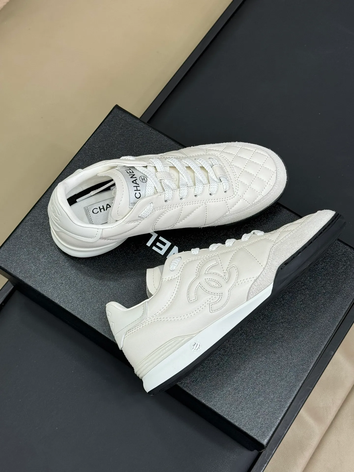 👟👟Ex-factory price 520👟👟 Women's shoes, women's chanel 24b sneakers, new products, 24 autumn and winter sneakers, the third generation of sneakers, lambskin material, classic rhombus elements, extremely easy to wear, full of fashionability💯high-quality goods, size 35-41
